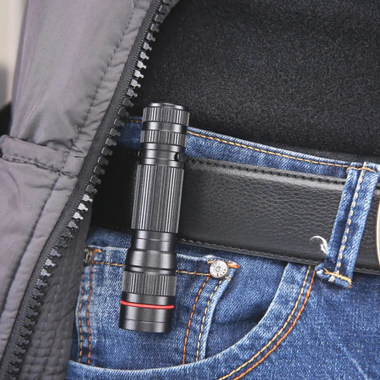 Rechargeable Torch with Zoom | TrekWard